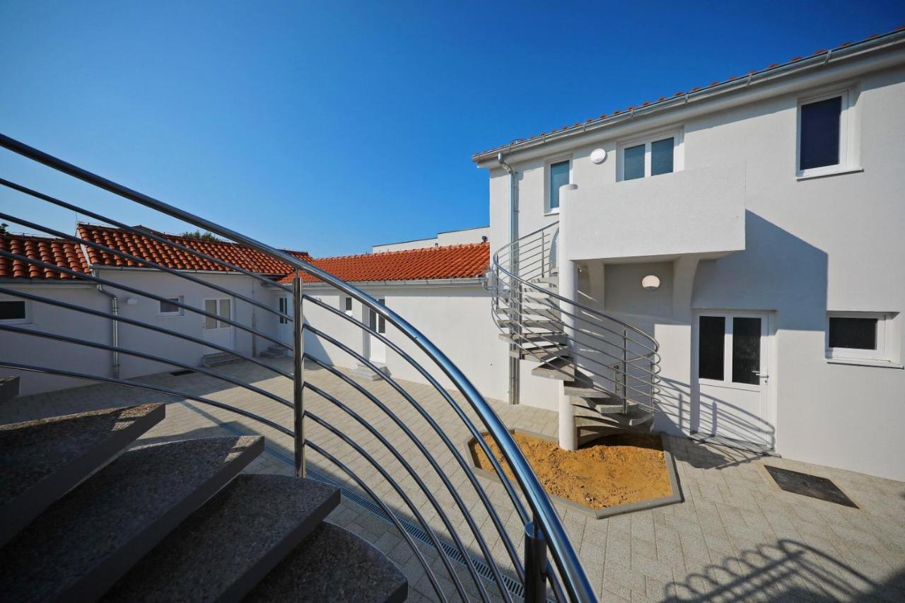 Apartments Noa Nin Zdrijac Luaran gambar
